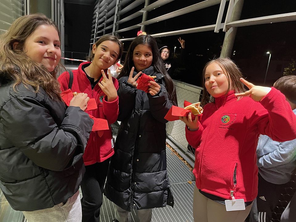 Filmnacht 2025 Kinder auf dem Balkon