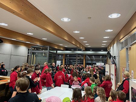 Die Kinder werden begrüßt