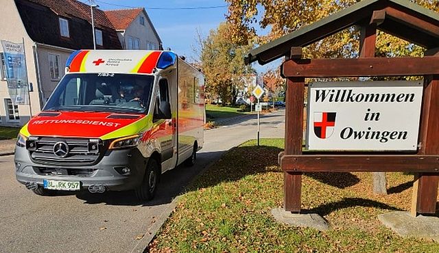 Rettungswagen in Owingen