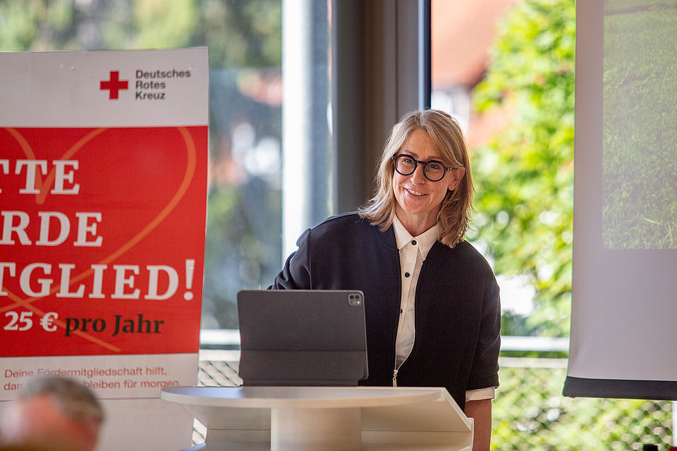 Christine Seizinger hält Vortrag